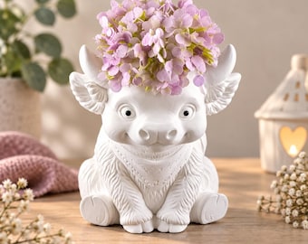 Highland Cow Decor | Handmade Highland Cattle Figurine | White Cow Decor | Gift for Cow Lovers | Country House Decor