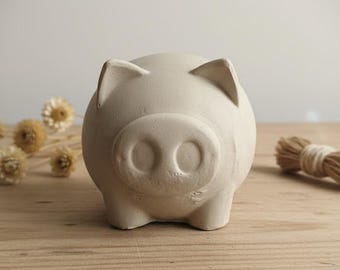 Lucky Pig Raysin Decoration, Handmade Piggy Bank Minimalist Design, New Year's Gift & Lucky Charm, Handmade Casting Powder Figurine
