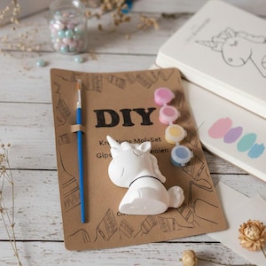 DIY Einhorn Bastelset aus KeraFun – Kreatives Malset mit Gipsfigur, Farben & Pinsel – Geschenkidee für Kinder u. Einhorn-Fans