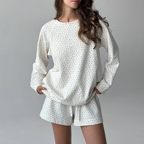 Floral Cotton Sweatshirt: Cozy Long Sleeve Loungewear for Women