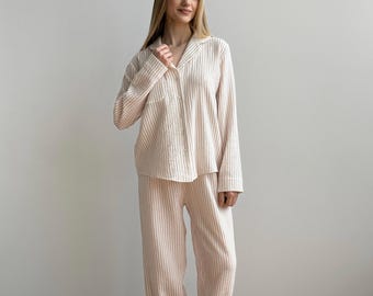 Mousseline katoenen pyjama: gestreepte zomernachtkleding