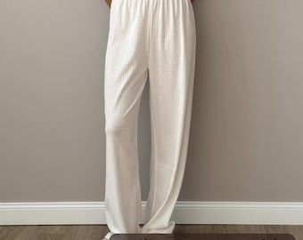 Miękkie, prążkowane bawełniane spodnie piżamowe: Wygodne, szerokie nogawki do noszenia w domu dla kobiet