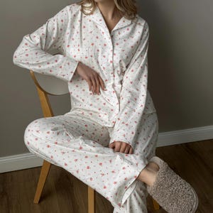 Pajama Set Flannel Cotton Lounge Set Long Sleeve Pajama Floral Loungewear Set White Women Homewear Organic Cotton Set Slumber Party Pajamas