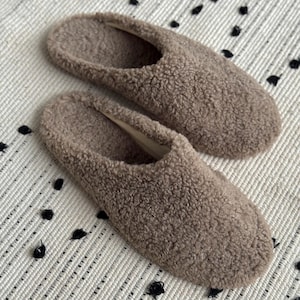 Home Slippers Indoor Slippers House Slippers Slippers For Women Warm Home Shoes Comfortable Slippers Cozy Gifts Ladies Puffy Furry Slippers