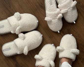 Pantoufles pelucheuses : chaussures d'intérieur confortables avec oreilles