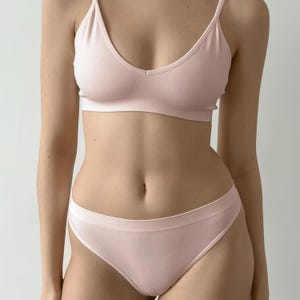 Puderrosa Panty und BH Set aus Polyamide-Elastan