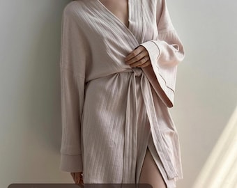 Soft Cotton Bath Robe: Women's Organic Loungewear for Spa Self-Care