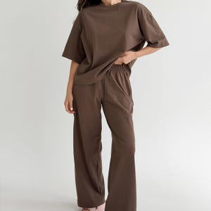 Conjunto de ropa informal: camiseta extragrande y pantalón de pierna ancha 100% algodón.
