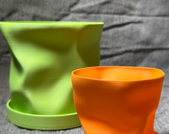 Uncommon Plant Pot: Eco-Friendly Planter with Drainage - Indoor/Outdoor