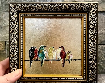 Piccolo dipinto incorniciato, mini uccellini colorati su foglia d'oro, opera d'arte originale con texture, regalo per la casa, piccola decorazione da parete