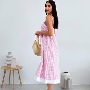 Rosa kariertes knöchellanges Sonnenkleid Damen, Kariertes Midikleid, langes Frühlingskleid ärmellos, Strand-Sommeroutfit-Abnutzung