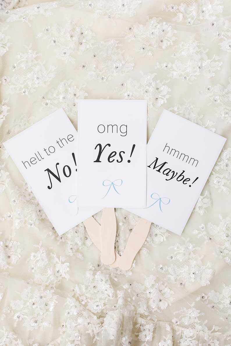 greenery-wedding-dress-shopping-signs-say-yes