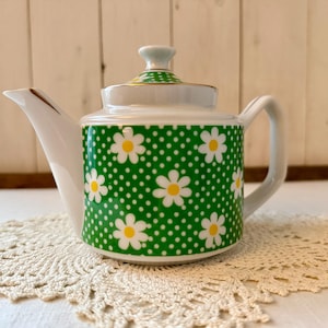 Vintage grüne Porzellan Teekanne Daises Polka Dots - John Wagner & Sons Cottagecore Springtime Serviergeschirr