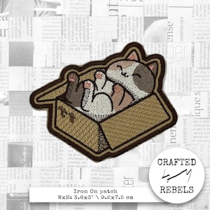 Embroidered Iron On Patch - Cute Sleeping Cat in a Box - Cartoon Cat Lover Gift - Kawaii Kitty Patch for Clothes, Bags, Jackets