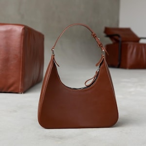 Petit sac à main porté épaule, sac de ville avec poignée supérieure, sac demi-lune minimaliste, sac en cuir personnalisé, cadeau d'anniversaire pour elle, sac à main minimaliste
