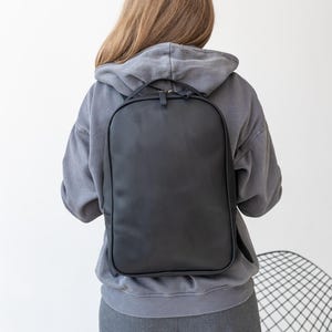 Mochila de cuero negra, mochila para portátil para mujer, mochila para estudiante universitaria, mochila de trabajo, regalo para mujer, mochila de viaje, regalo de graduación