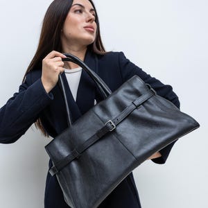 Handgjord handväska i äkta läder, stor svart arbetsväska, present till mamma