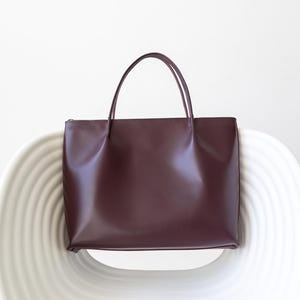 Sac à bandoulière bordeaux pour femme, sac en cuir véritable, sac quotidien spacieux, sac de grande capacité, sac à main de style classique, cadeau personnalisé, sac de travail