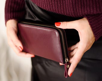 Slim women wallet, leather wallet for her, personalized minimalist wallet, leather card holder, grandma gift, leather goods, gift for wife