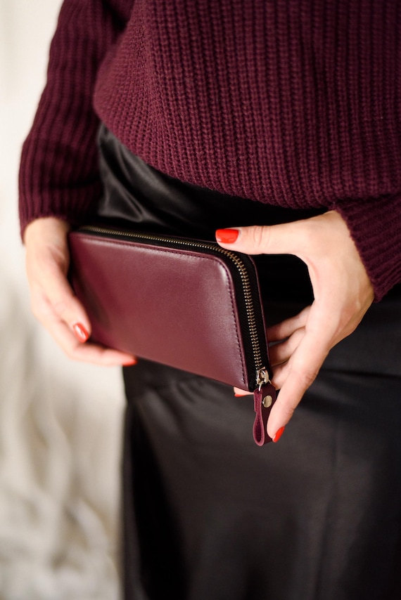 Slim women wallet, leather wallet for her, personalized minimalist wallet, leather card holder, grandma gift, leather goods, gift for wife