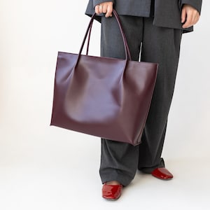 Leder geräumige Frauentasche, Einkaufstasche aus Leder, große Stadttasche, Muttertagsgeschenk, personalisierte Schultertasche, Arbeitshandtasche, Abschlussgeschenk