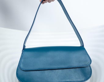 Genuine leather shoulder bag, leather city bag, personalized small purse, handbag for women, girlfriend gift, minimalist purse, gift for mom