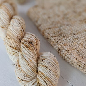 Caramel Macchiato FW, Worsted, and DK SW Merino/Nylon //Super Squishy Hand Dyed Speckled Yarn //463,245,218yds/100g // GabiesKnitGoodies