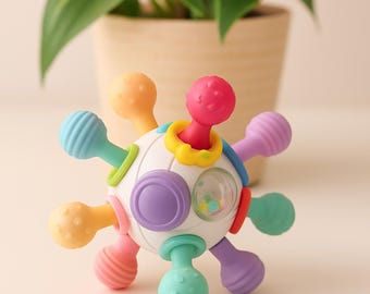 Sensory and developmental montessori toys for babies aged 0 to 12 months: stimulate senses and motor skills