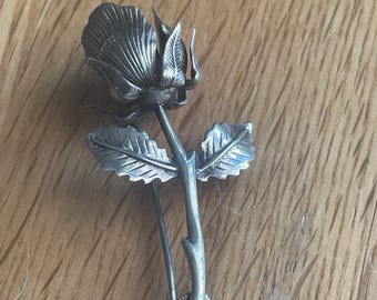 Broche rose en argent vintage