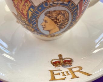 Tasse et soucoupe Queens 1953 Coronation vintage