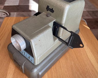 Projecteur de diapositives couleur vintage Specto 300 2" x 2" avec prise MK d'origine