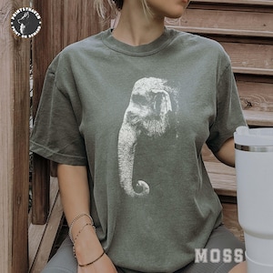 Elephant Graphic Tee Unisex Comfort Colors, Minimalist Elephant Shirt, Gentle Giant T-Shirt, Vintage Wildlife Tee