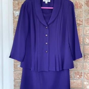 Woman/Ladies Purple Two Piece Suit Size 16