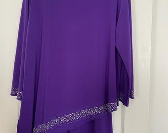 Ladies 1XL Purple Pant Suit Casual/Dressy with decorative sequins.