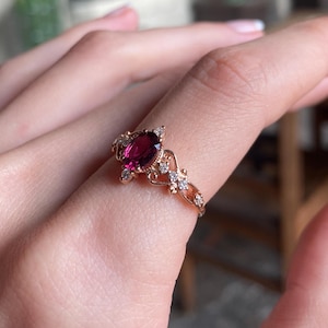 Vintage Garnet Ring, 14K Solid Gold Ring, Rhodolite Garnet Ring, Minimalist Ring, Antique Garnet Ring, Garnet Stacking Ring, Birthstone Ring