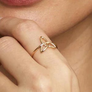 14K Solid Gold Trinity Knot Ring, Celtic Triquetra Ring, Minimalist Symbol Ring, Stackable Ring, Dainty Irish Jewelry, Gift for Her