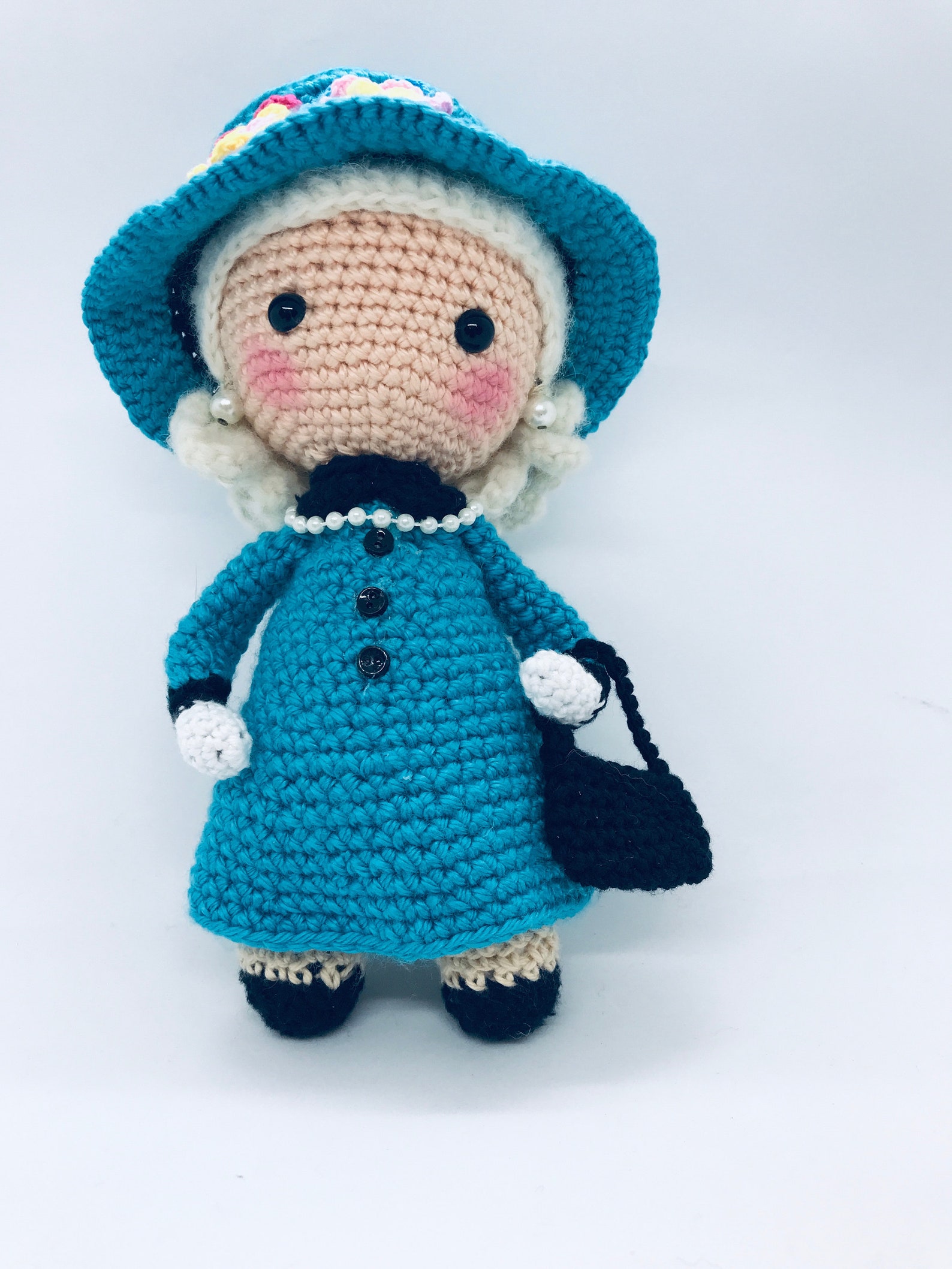 Her Majesty Queen Elizabeth hand crocheted amigurumi 8.5 inch | Etsy