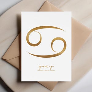 Corazón tierno de Cáncer: tarjeta personalizada del zodiaco Cáncer, saludo minimalista dorado para amantes de la astrología, tarjeta de nombre personalizada, regalo dulce y considerado.