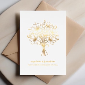 La vie de couple vous va bien - carte de mariage personnalisée, noms de couples personnalisés, carte dorée minimaliste pour les jeunes mariés, voeux d'invité élégant