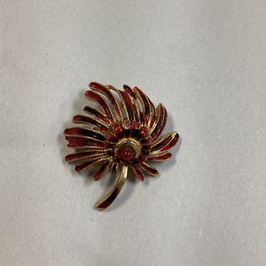 Vintage Signed Hattie Carnegie Brooch