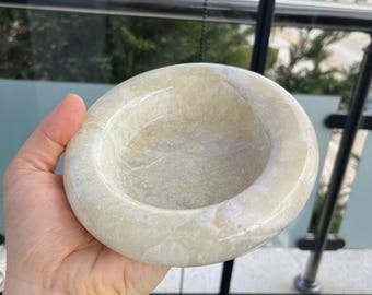 Piatto portagioie unico in marmo Roma Luxuries, vassoio portaoggetti regalo fatto a mano in marmo viola