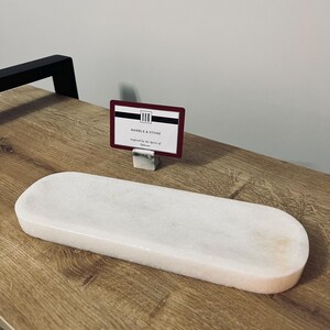 ハンドメイドの白と磨き仕上げの大理石製サービングトレイ | オットマントレイ | キッチンや卓上サービング用のサービング＆装飾トレイ | アイスクリームカート