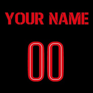 Peut inclure: Fond noir avec le texte rouge "YOUR NAME" au-dessus du numéro "00". Le numéro est rouge avec un contour blanc. Le texte est en police pochoir.