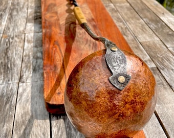 Handgesmede pollepel | Gedraaid stalen handvat en koperen kom | Artisan keukengerei | Rustiek kookgerei |