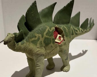 Vintage 1993 Jurassic Park Kenner STEGOSAURUS JP .07 Dinosaur - Damage Wound Cover Missing