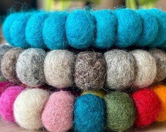 Posavasos de fieltro con forma de bola - Lana hecha a mano - Juego de 2 - Decoración bohemia para el hogar