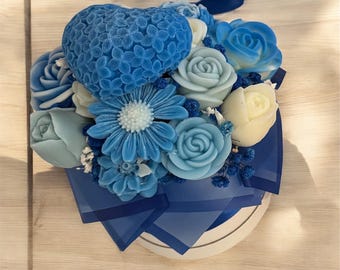 Floral fondant bouquet - azure sky
