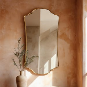 Franse messing art-decospiegel, gouden muurdecor uit het midden van de eeuw, ijdelheidaccent hal