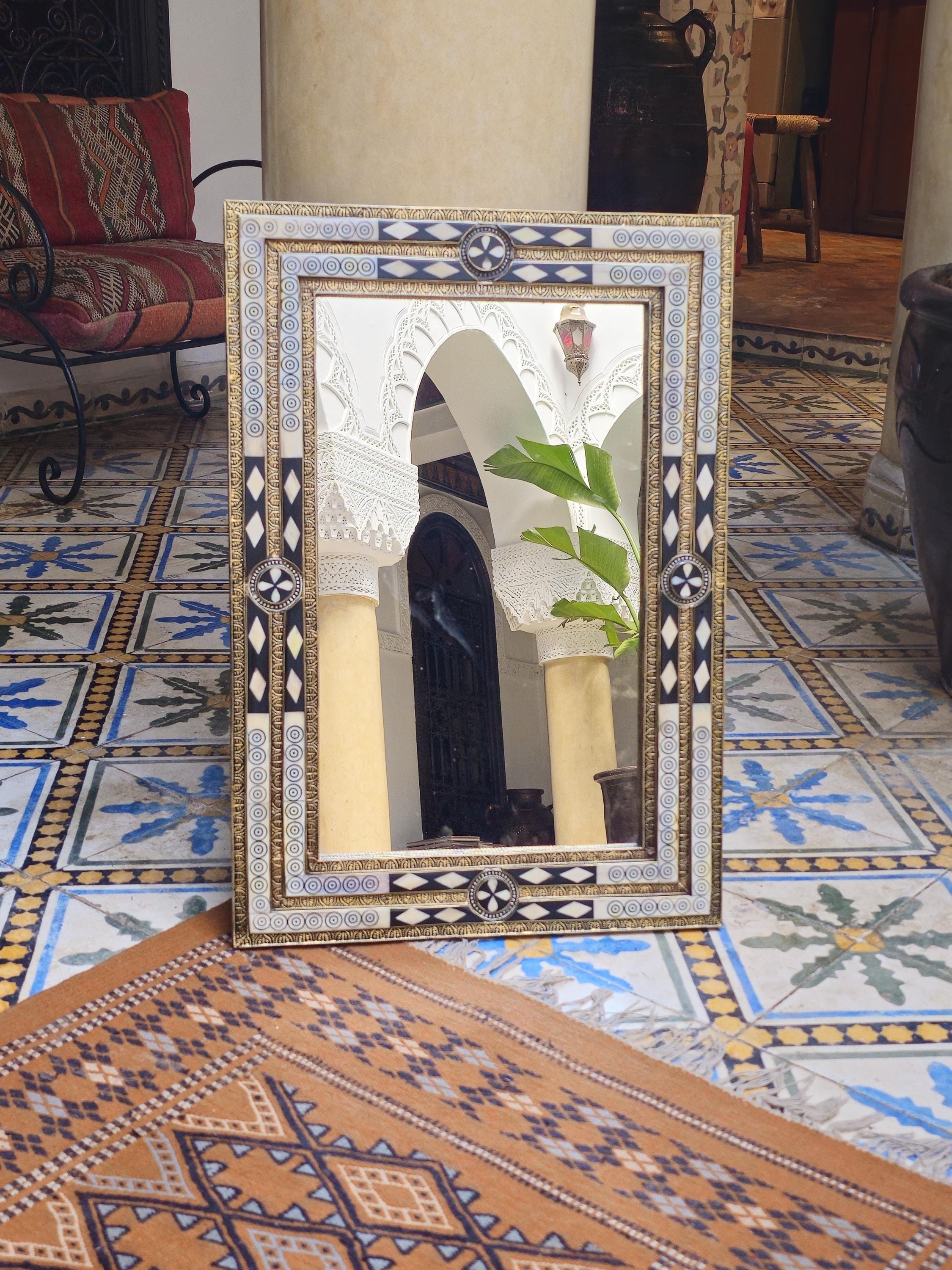 手作りのモロッコ骨象嵌長方形ミラー（白黒） - Etsy 日本