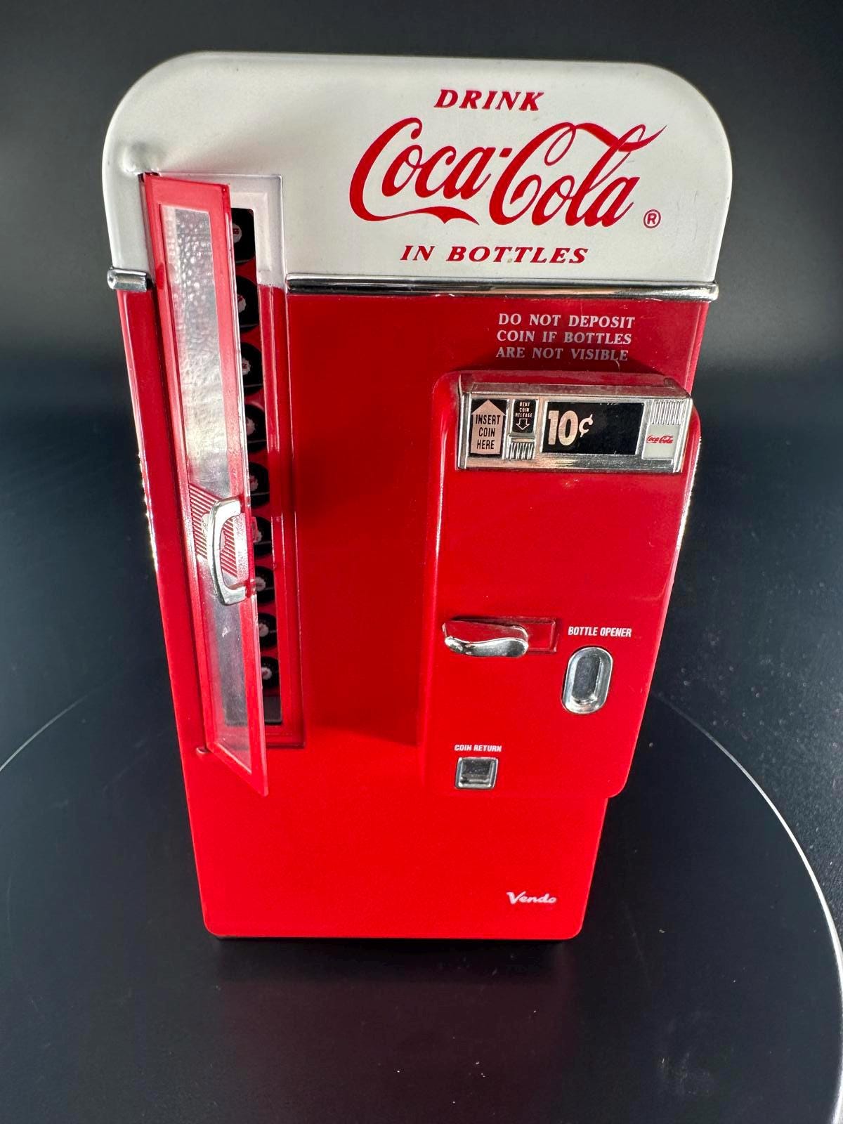 Vintage 1994 Coca Cola Musical Soda Vending Machine in Great shape